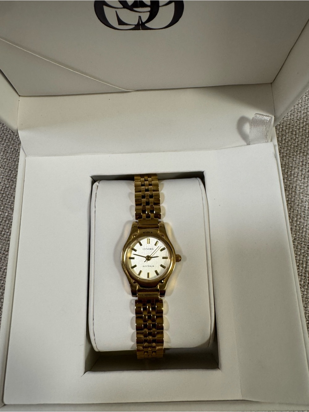 Cendre Isobel watch In white
